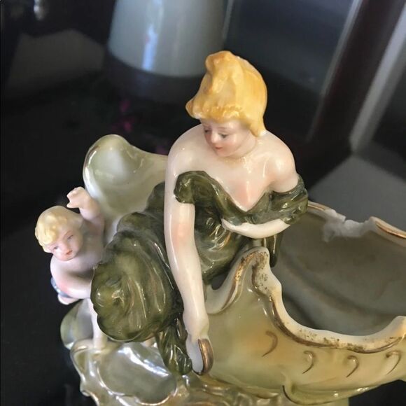 Antique Angel & Cherub Dish - Picture 4 of 6